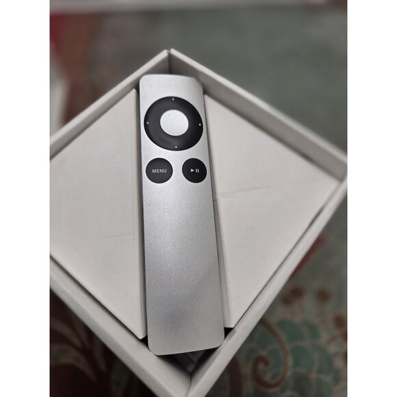 Apple Tv 1080P Wifi HDMI MD199LL/A NEW IN SEALED BOX - Picture 4 of 7